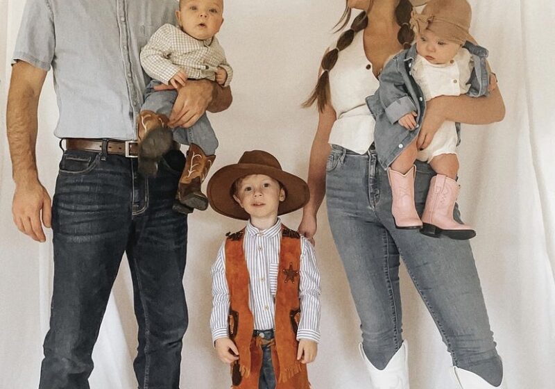 21 Fun And Easy Family Halloween Costumes