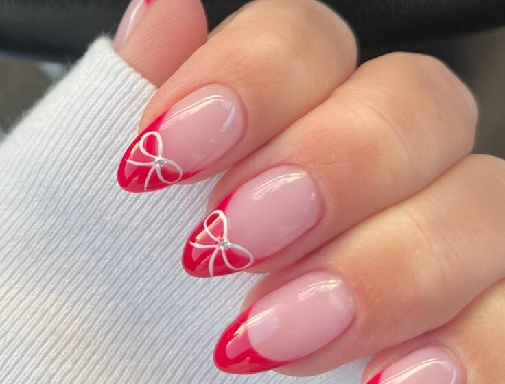 The 33 Stylish Christmas Nail Designs You’ll Want To Copy